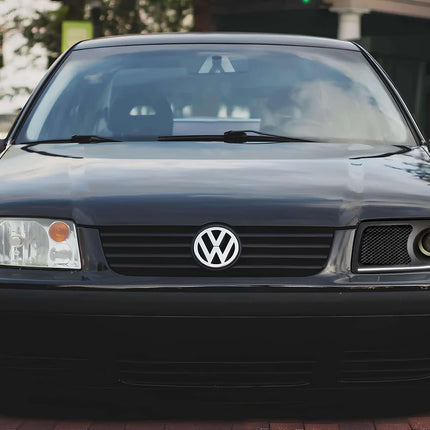 Volkswagen Jetta MK4 fully adjustable coilover suspension, race-spec dampers, track-optimized ride height tuning, improved cornering stability.

