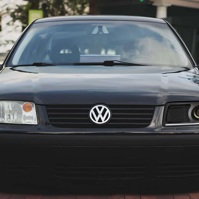 Volkswagen Jetta MK4 fully adjustable coilover suspension, race-spec dampers, track-optimized ride height tuning, improved cornering stability.

