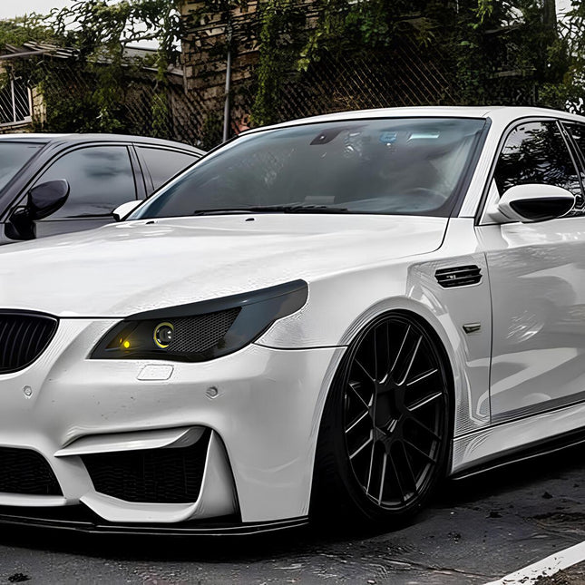 BMW E60 M5 Carbon Fiber Side Skirts – Aerodynamically designed carbon fiber side skirts for BMW E60 M5, enhancing downforce, reducing drag, and providing an aggressive motorsport-inspired appearance for improved aesthetics and performance.

