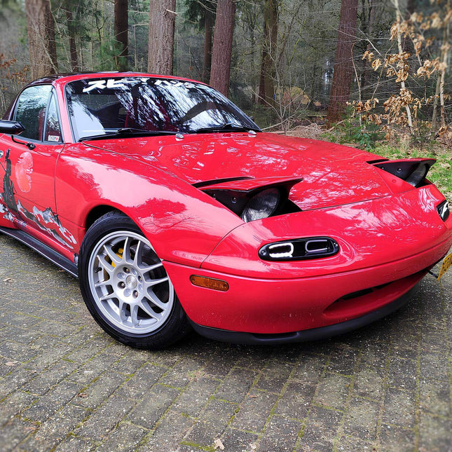 ECU tuning for Mazda Miata 1990-1997 optimizes engine performance, improving throttle response and fuel efficiency.