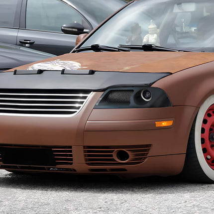 VW Passat B5 5-point racing harness kit, reinforced seatbelt system, high-speed driver safety, FIA-approved competition setup.

